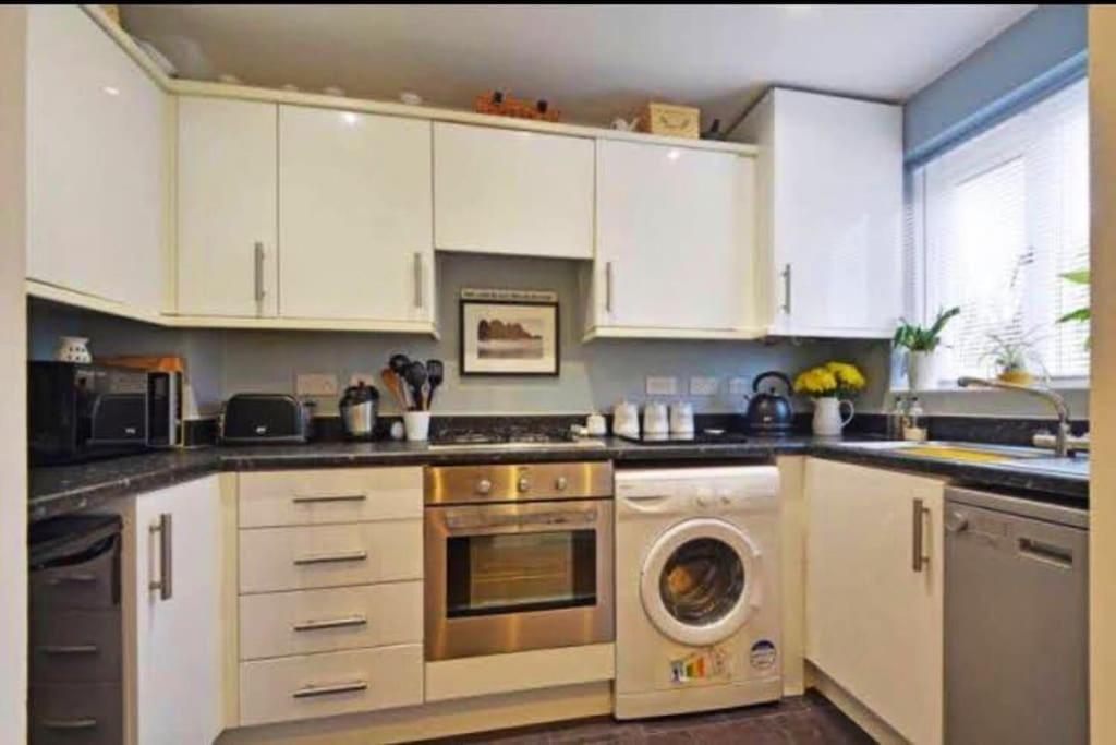 Sunny Family 4-Sleeper Near Newquays Top Beaches Newquay  Exterior photo